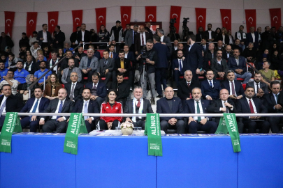 Bakan Bak'tan Mudanya'ya spor yatırımı sözü