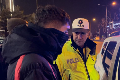Polisten kaçıp, sosyal medyada fenomen oldu...Çorba içerken yakalandı