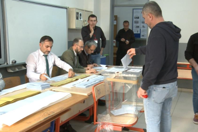 Bursa'da oy kullanımı başladı