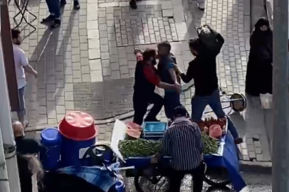 Bursa'da seyyar satıcıların "yer" kavgası kamerada