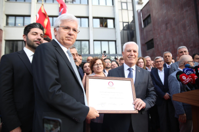 Başkan Bozbey, mazbata teslimiyle mesaiye başladı