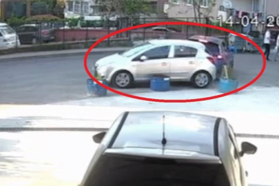 Geri viteste unuttuğu aracıyla kaza yaptı, o anlar kamerada