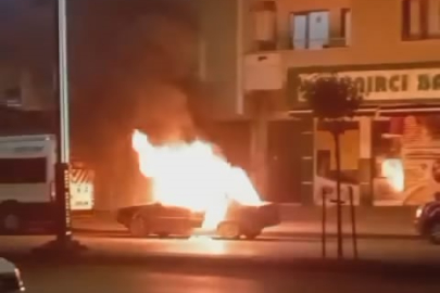 Bursa'da otomobil alev topuna döndü, alevler servis aracına sıçradı