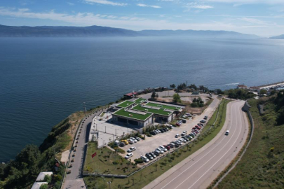 12 dönümlük deniz manzaralı belediye binası satışa çıkarıldı