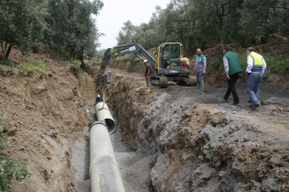 Boruların patlaması, çiftçiyi susuz bıraktı