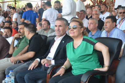 Edirne Kırkpınar’da Kocaelili pehlivanlara tebrik
