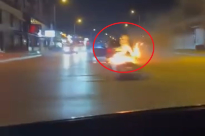 Aracı alevlere teslim olan sürücünün çaresizliği kamerada