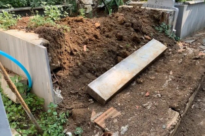 Bursa’nın en eski mezarlığında mezarlar zarar gördü