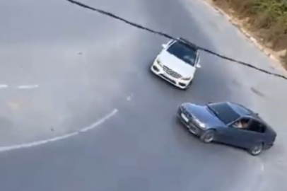 Trafikte biri drift yaptı, diğeri inip video çekti
