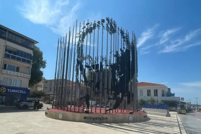 Mudanya'da Atatürk İlkeleri Anıtı beğeni topluyor