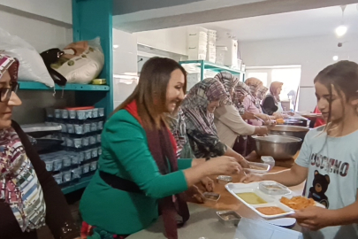 Bilecik’te köylü kadınlarından aşure etkinliği