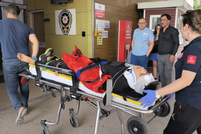 İnegöl'de minibüs tarlaya uçtu sürücü yaralandı