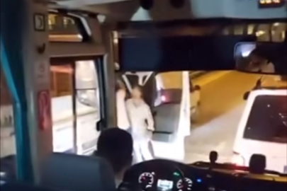 Bursa'da boş olan trafikte yol için kavga ettiler