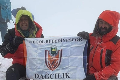 İnegöllü dağcılar  Ağrı Dağı’na tırmandı