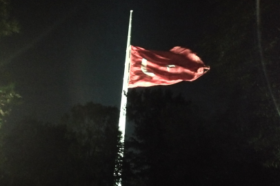Türk bayrakları yarıya indirildi