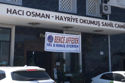 Bursa'da camiye asılan afiş  şaşırttı