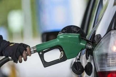 Akaryakıta zam geldi: Pompa fiyatlarına yansıdı