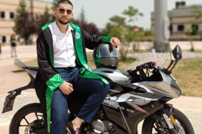 Köpeklerden kaçarken kaza yapan genç yaşam savaşı veriyor