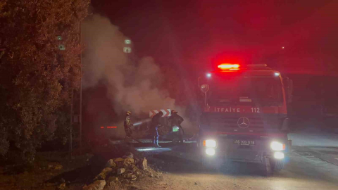 Bursa’da kaza yapan otomobil alev alev yandı
