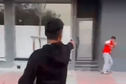 Sokak ortasında birbirine ateş edip o anları sosyal medyada paylaşan çocuklar yakalandı