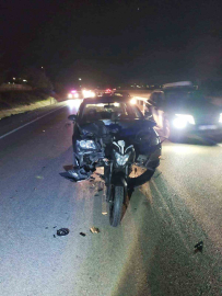Otomobil motosiklete çarptı: 2 yaralı