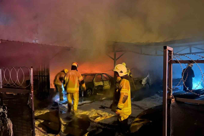 Bursa'da  otopark yangını 10 araç küle döndü
