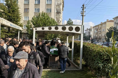 Hayat arkadaşlığı, yarım saat arayla ölümde de devam etti...