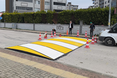 Osmangazi'de  Okul önü sokaklarında hız kesici güvenliği
