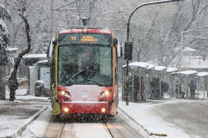 Bursa'ya kar geliyor...