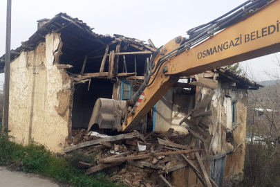 Osmangazi, metruk binaları yıkıyor...
