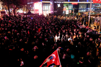 CHP Bursa'dan İmamoğlu’nun gözaltına alınmasına tepki ; Saray rejimi kaybettikçe saldırıyor