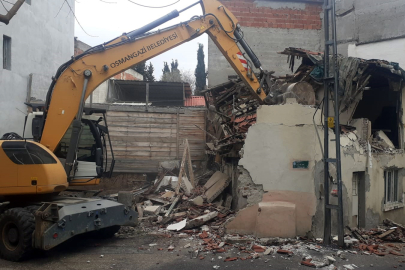 Osmangazi'de Tehlikeli Binalar Yıkılıyor...