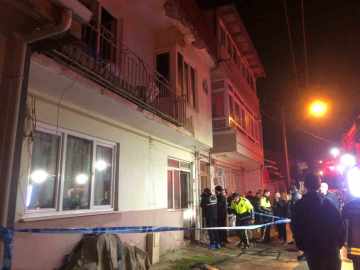 Evde çıkan yangında 3 aylık bebek ve 4 yaşındaki çocuk hayatını kaybetti