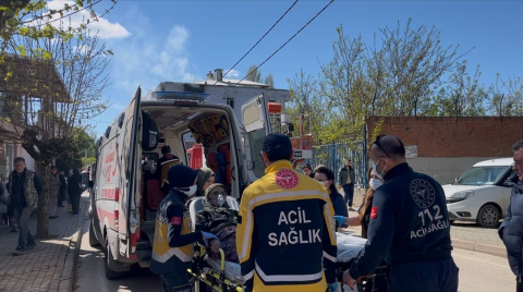 3 katlı binadaki yangında can pazarı...Anne ve kızı etkilendi