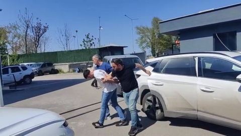 Bursa’da kuyumcu soymak için silah çekip ateş açan şüpheli ve arkadaşları yakalandı