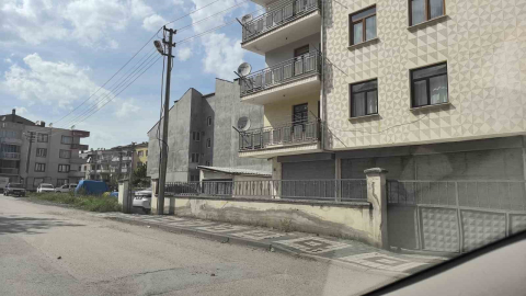 Bursa’da balkondan düşen çocuk yaralandı