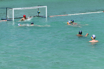 Osmangazi'de Spor ve eğlenceyi birleştiren Sutopu Festivali başladı