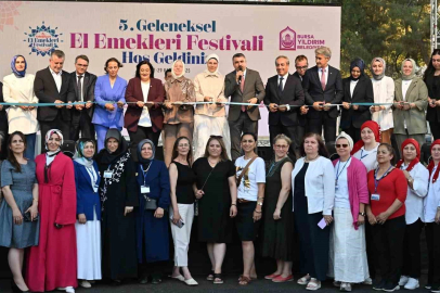 Bursa’da deprem bölgesi kadınlarının El Emekleri Festivali’ne büyük ilgi