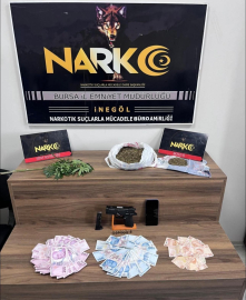 Uyuşturucu taciri kıskıvrak yakalandı