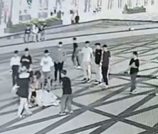 Bursa’da bıçaklı kavga: 14 yaşındaki kız ortalığı savaş alanına çevirdi