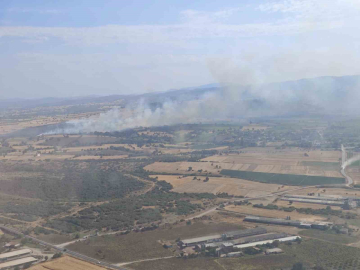 Çanakkale’de tarım arazisindeki yangın kontrol altına alındı