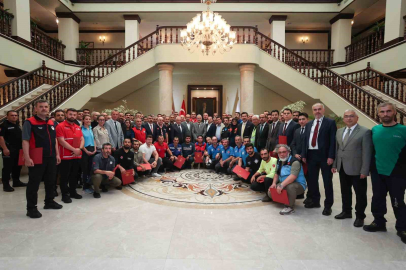 Vali Ayyıldız’dan kahramanlara teşekkür belgesi