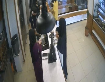 Bursa’daki kadın tırnakçılar polisi aşamadı, 40 yıl hapis cezasıyla arandığı ortaya çıktı
