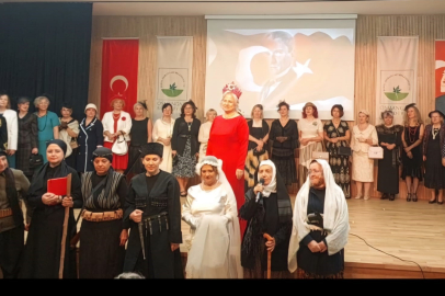 Nilüfer Kadın Korosu  Cumhuriyet Defilesine İmza Attı