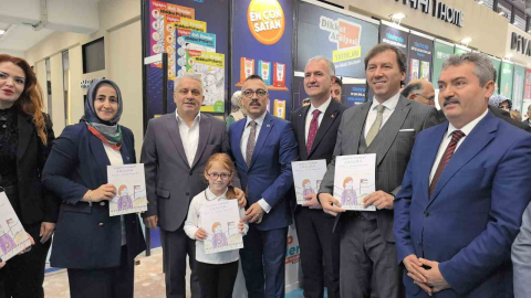 9 yaşındaki kız öğrenciden duygulandıran çalışma 10 günde "Filistin’e Dönmek İsteyen Kız" kitabını yazdı