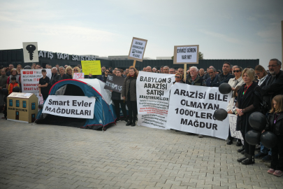 Mağdurlar gökyüzüne siyah balon bıraktı