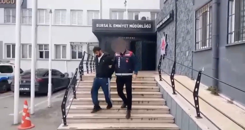 120 saatlik kamera incelemesi, dolandırıcının maskesini düşürdü