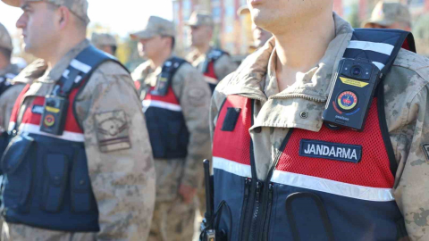 Jandarma ekiplerine yeni nesil yaka kameraları teslim edildi