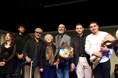 Özgür Aksoy Tiyatro Günleri  Gemlik ile Buluştu...