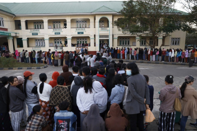 Myanmar halkı, 2021’deki askeri darbeden bu yana ilk kez oy kullanıyor